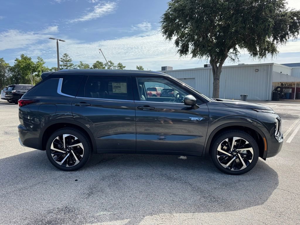 New 2025 Mitsubishi Outlander SEL image 9