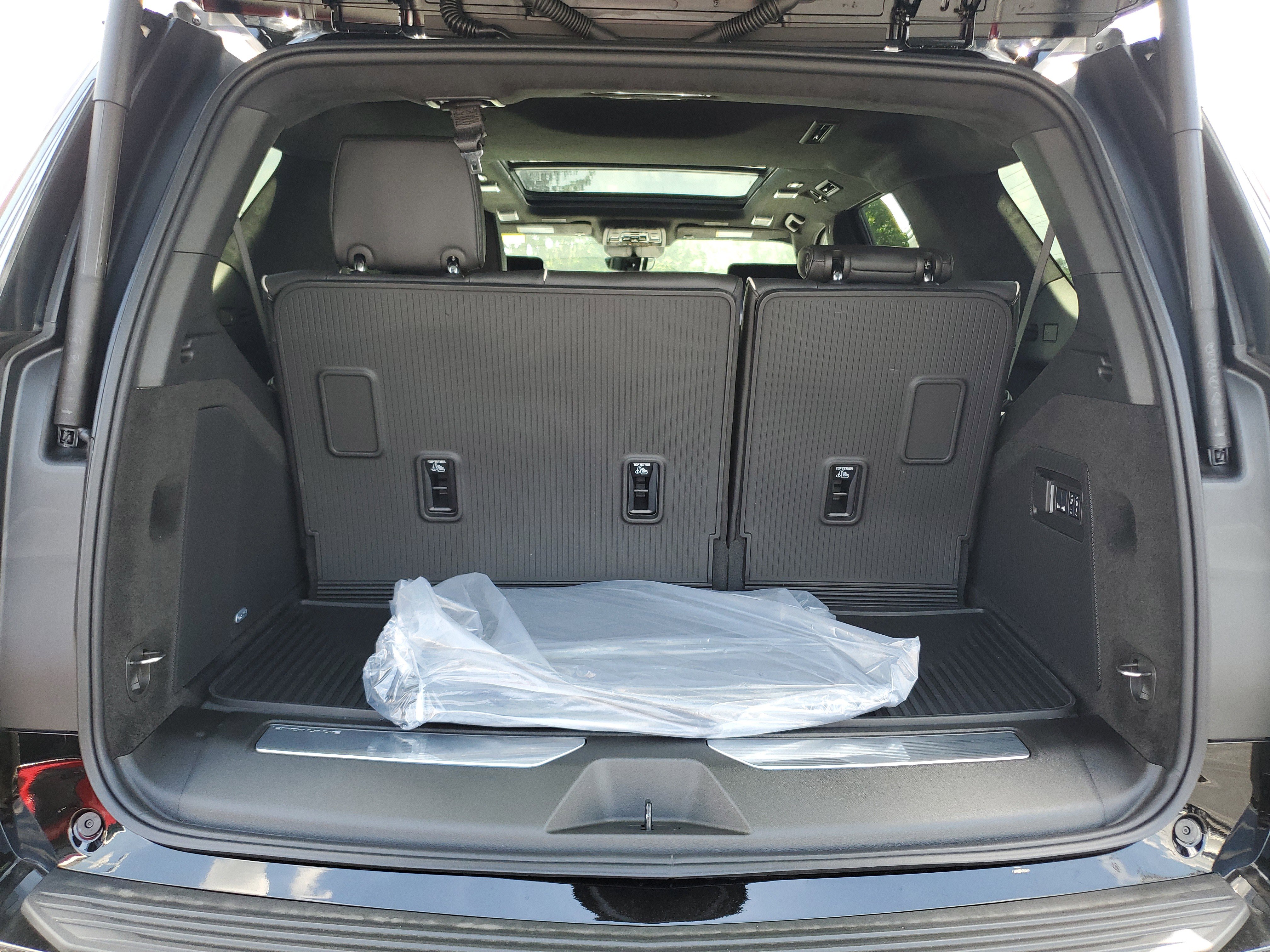 New 2025 Cadillac Escalade Sport Platinum w/ LPO, Floor Liner Package image 6