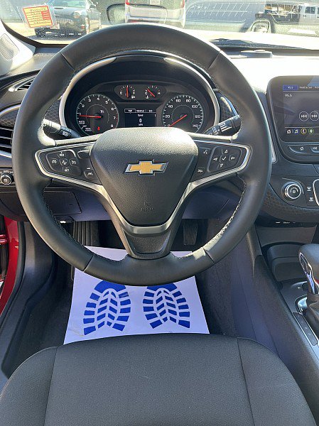 Used 2025 Chevrolet Malibu RS image 9