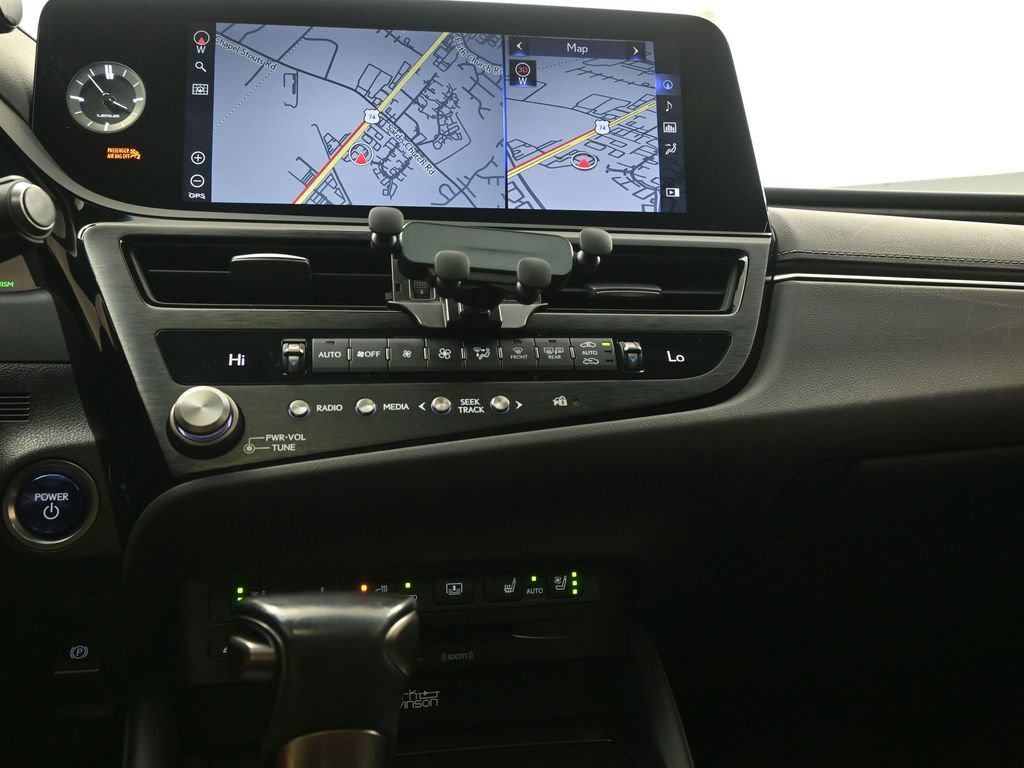 Used 2022 Lexus ES 300h 300h Luxury w/ Accessory Package image 12