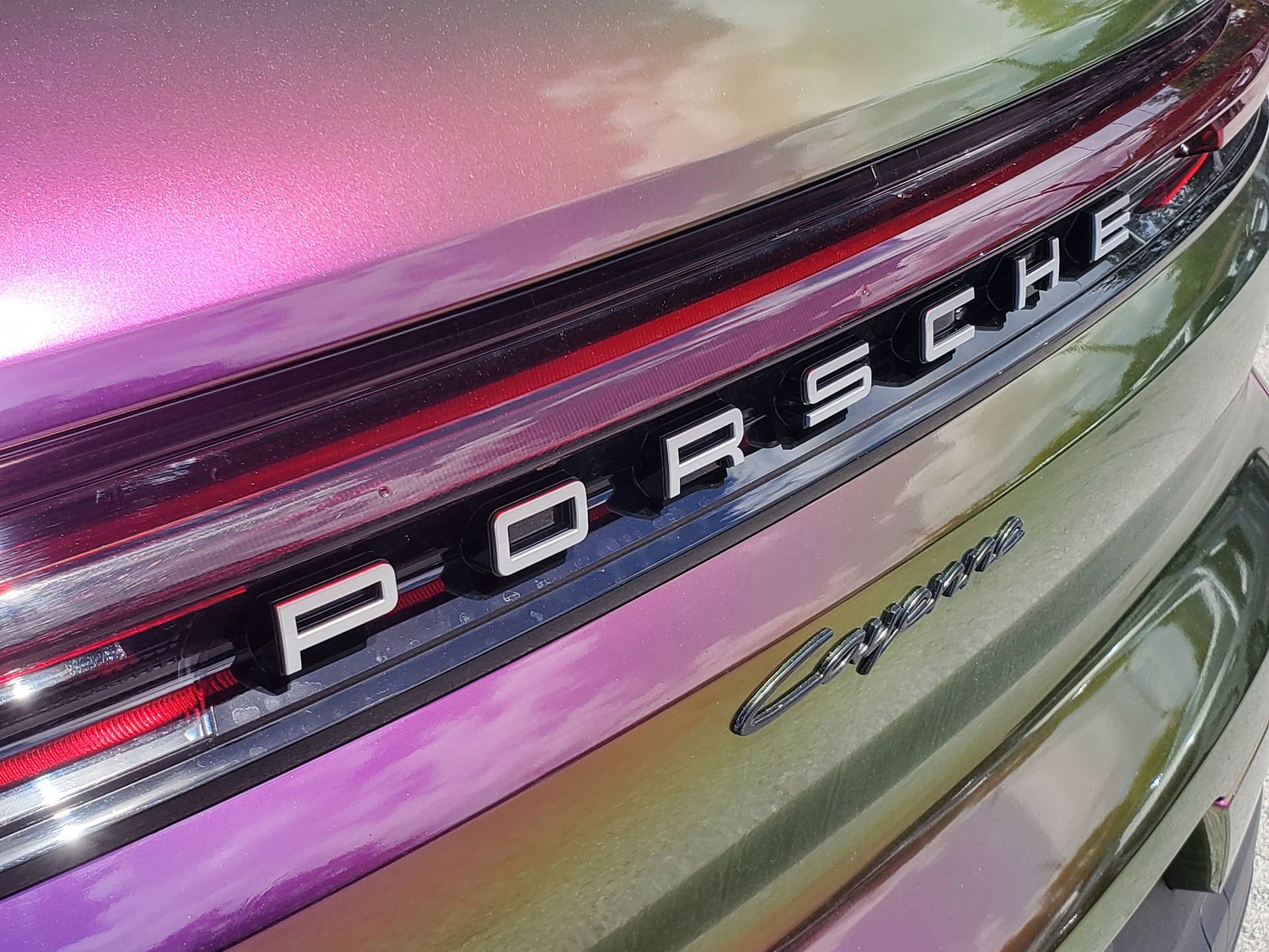 Used 2024 Porsche Cayenne AWD/4WD image 6