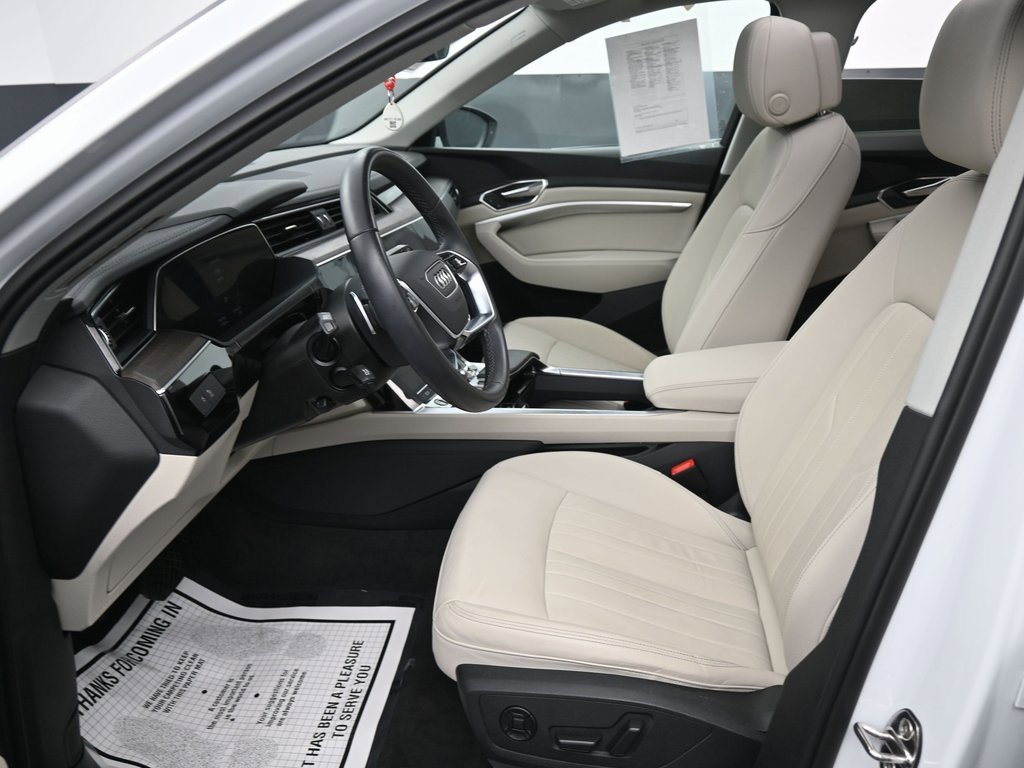 Used 2024 Audi Q8 e-tron Premium image 28