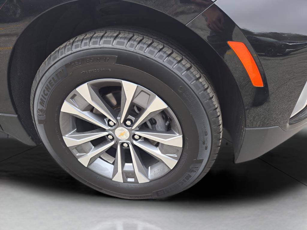 Used 2023 Chevrolet Equinox RS image 2
