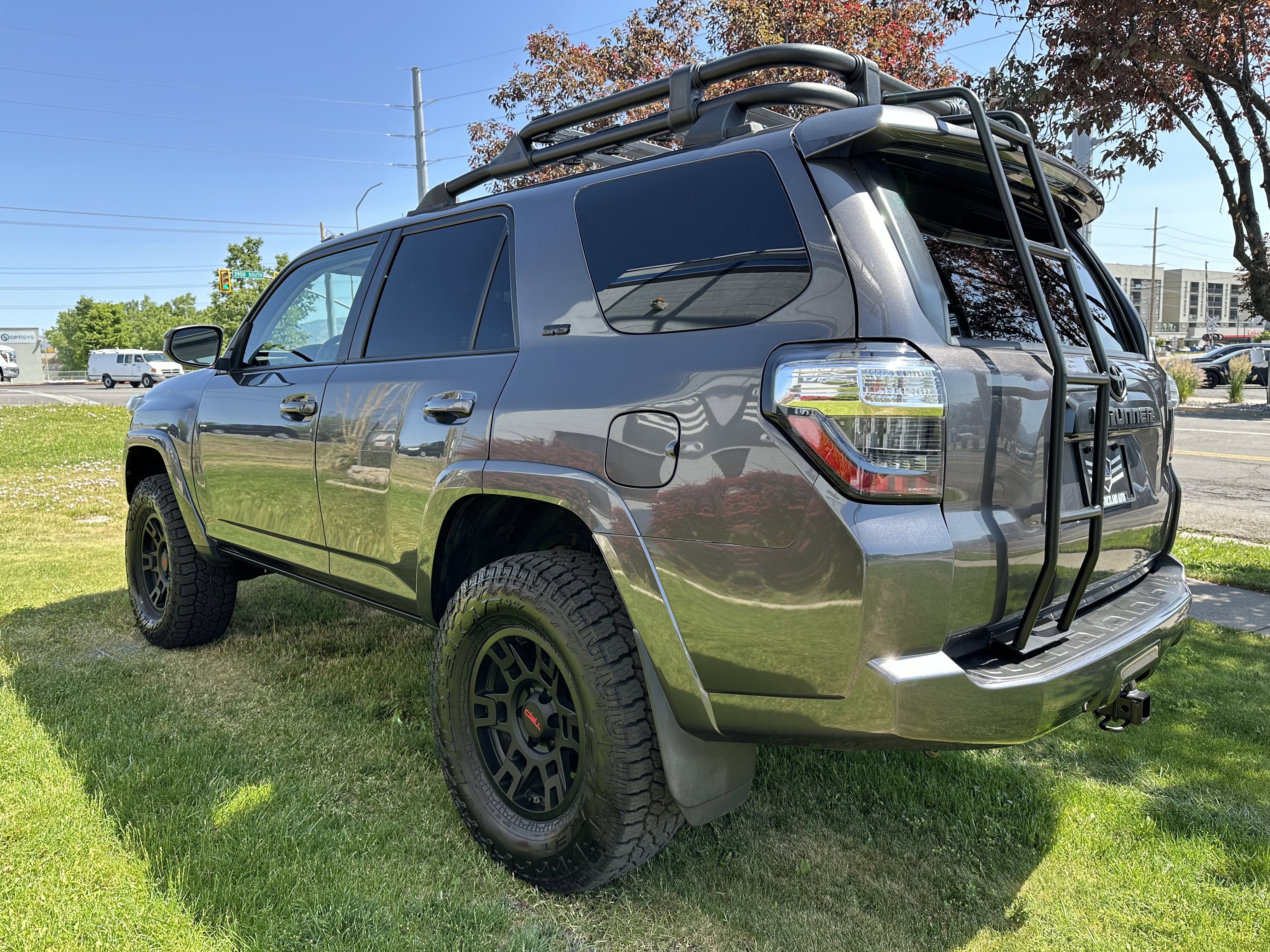 Used 2022 Toyota 4Runner Trail Special Edition AWD/4WD image 8