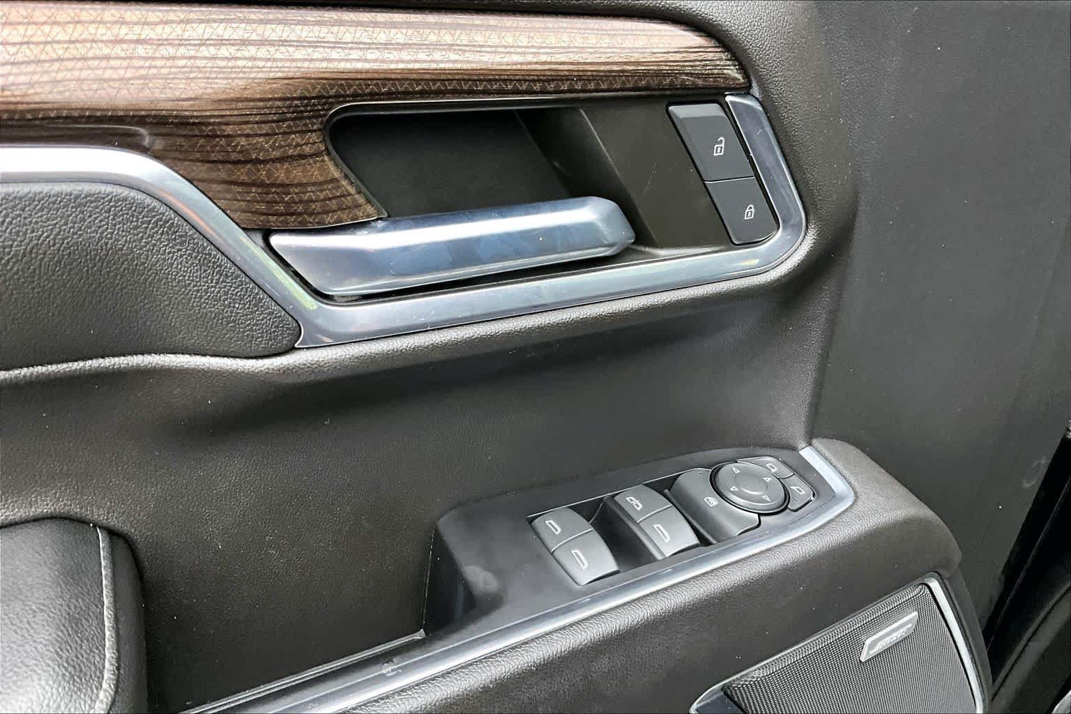 Used 2022 Chevrolet Silverado 1500 LT Trail Boss w/ LT Trail Boss Premium Package AWD/4WD image 32