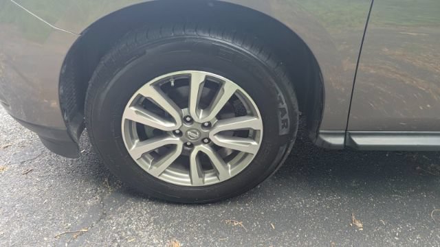 Used 2014 Nissan Pathfinder S AWD/4WD image 9