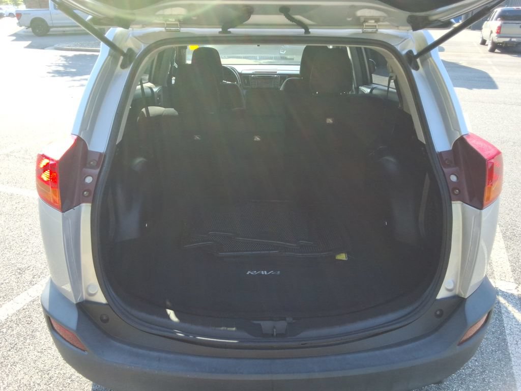 Used 2015 Toyota RAV4 XLE w/ Preferred Accessory Package FWD image 16
