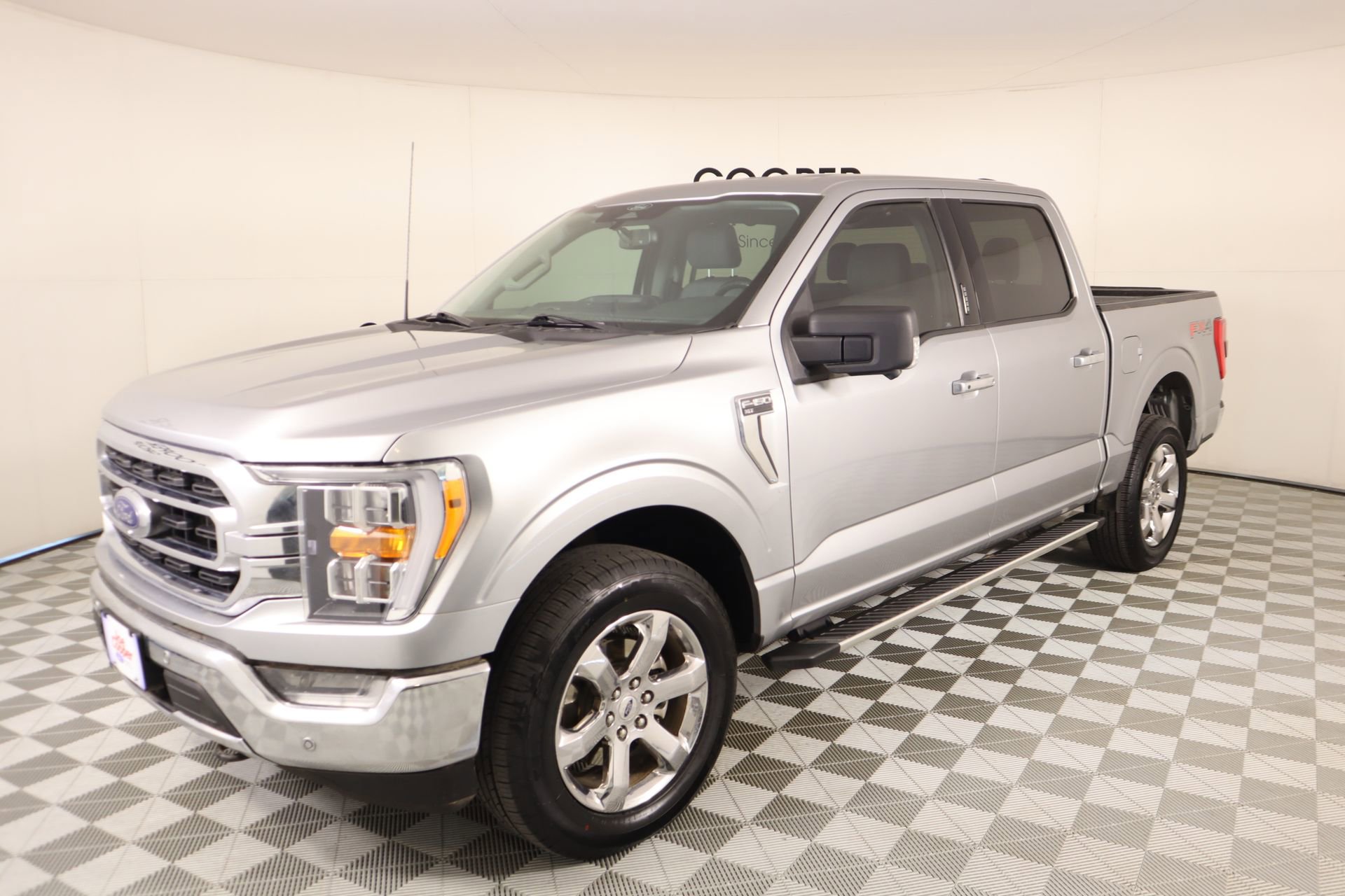 Used 2022 Ford F150 XLT w/ Equipment Group 302A High image 11
