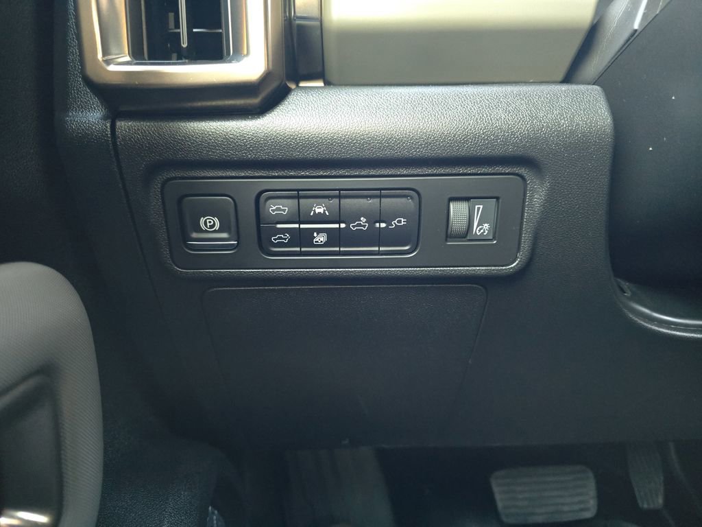 Used 2025 GMC Hummer EV 2X image 27