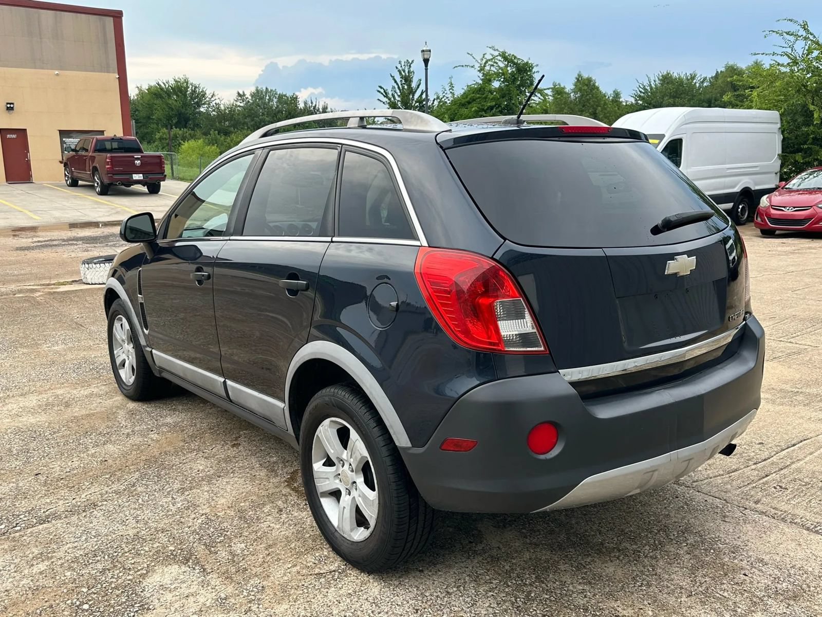 Used 2015 Chevrolet Captiva Sport LS FWD image 4