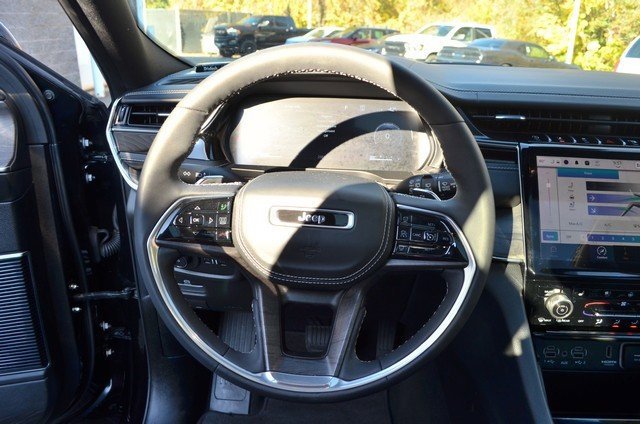 Used 2023 Jeep Grand Cherokee L Overland image 19