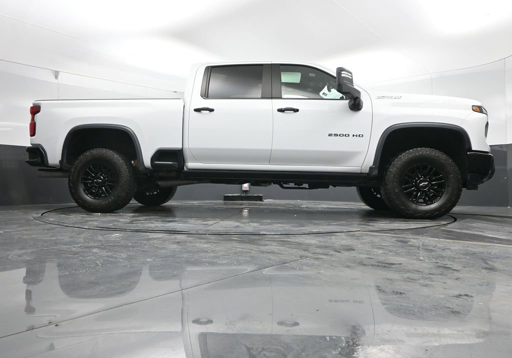 Used 2024 Chevrolet Silverado 2500 ZR2 w/ Technology Package image 47