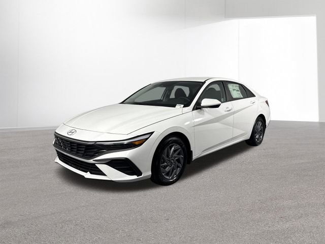 Used 2025 Hyundai Elantra Hybrid FWD image 11