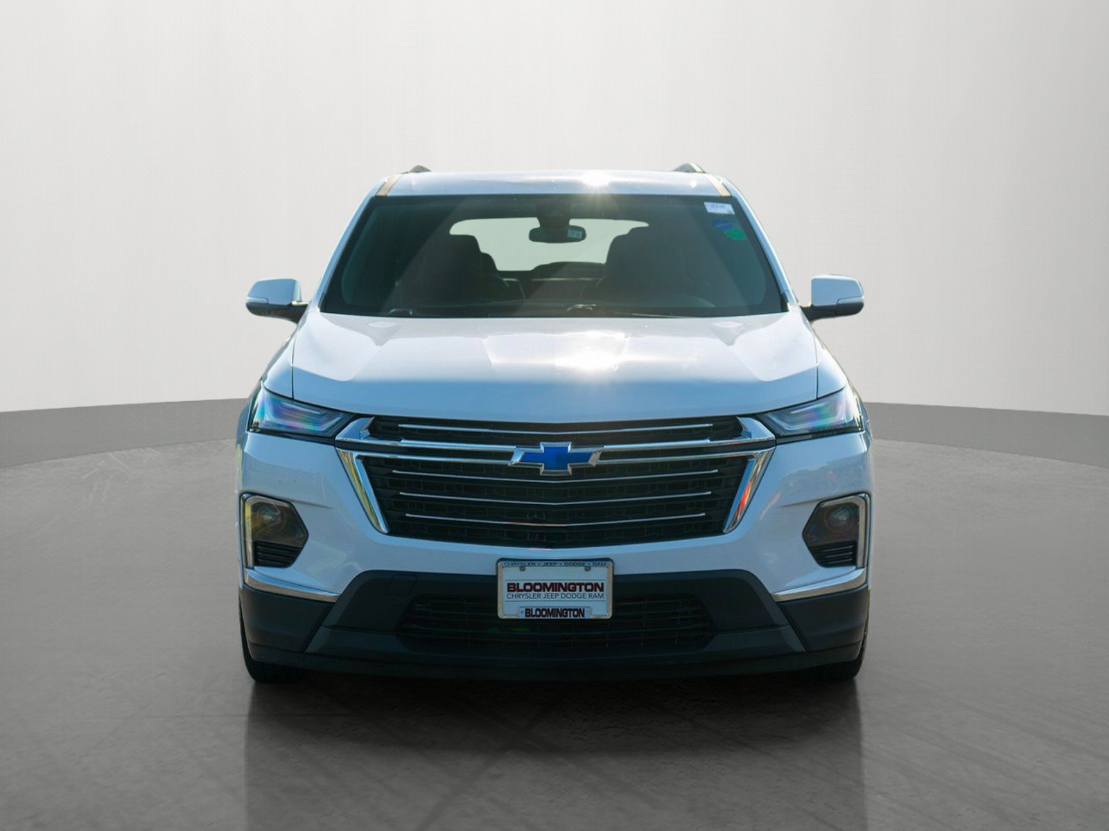Used 2023 Chevrolet Traverse LT AWD/4WD image 2