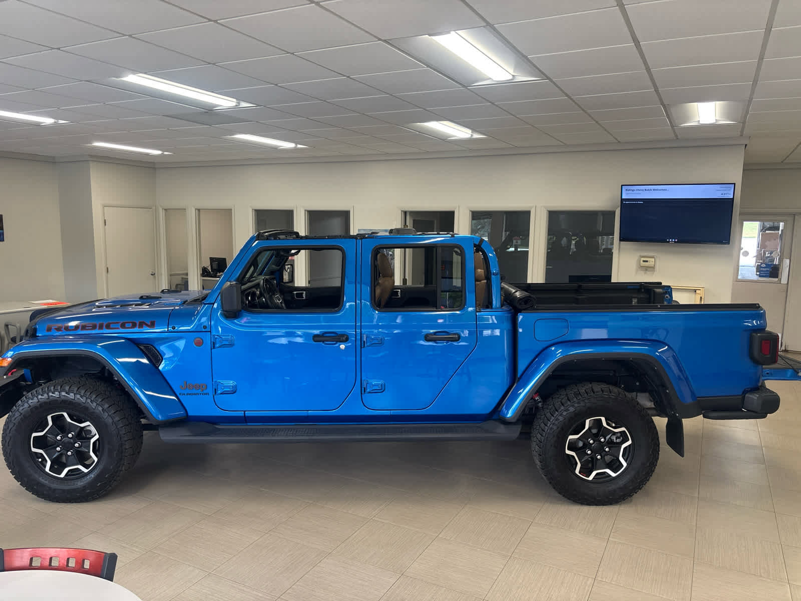 Used 2022 Jeep Gladiator Rubicon w/ Cold Weather Group image 9