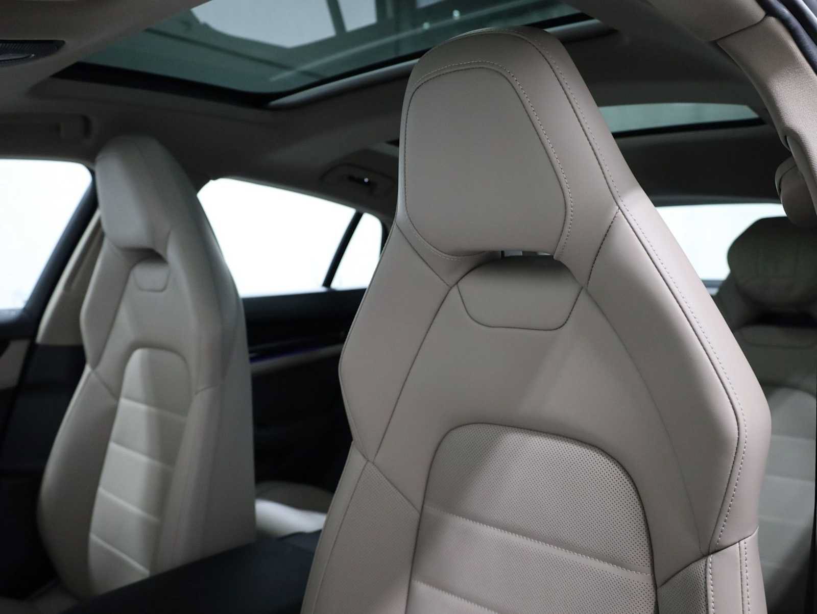 Certified 2026 Porsche Panamera RWD image 19