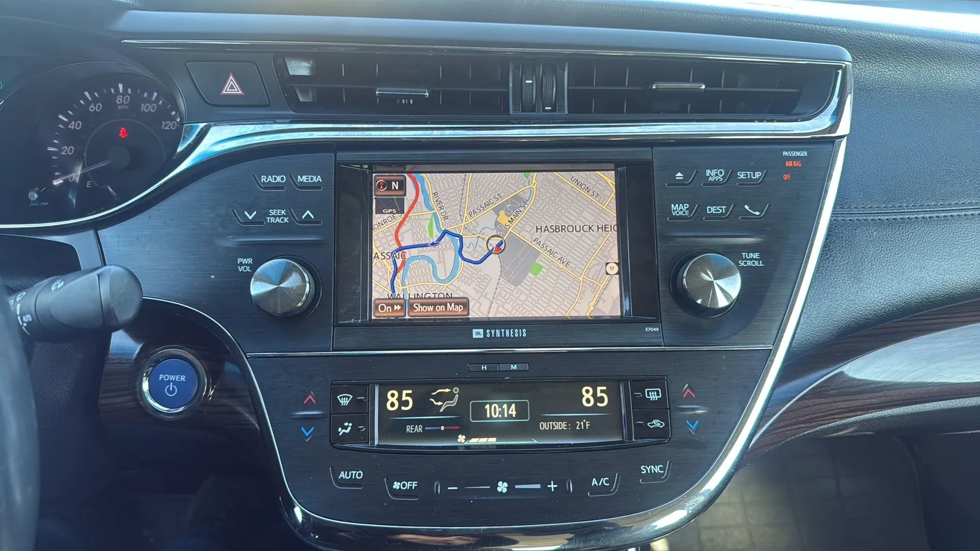 Used 2014 Toyota Avalon Limited w/ Technology Package FWD image 18