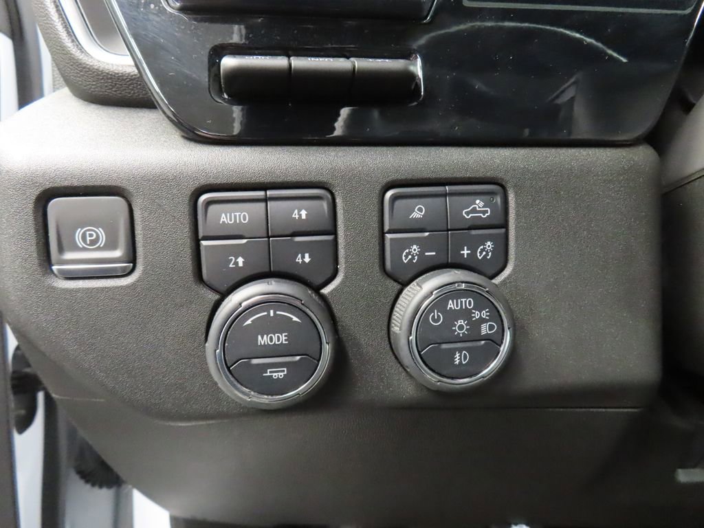 Used 2024 Chevrolet Silverado 3500 High Country w/ High Country Premium Package AWD/4WD image 49