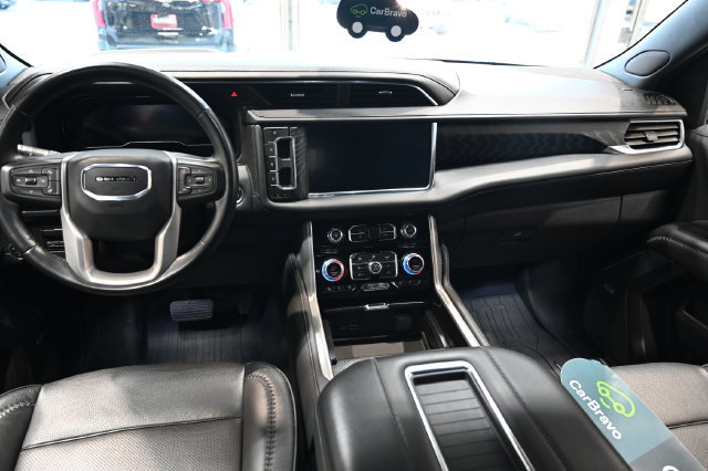 Used 2023 GMC Yukon Denali w/ LPO, Floor Liner Package AWD/4WD image 15