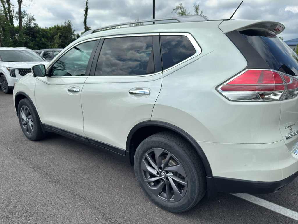Used 2016 Nissan Rogue SL w/ SL Premium Package AWD/4WD image 6