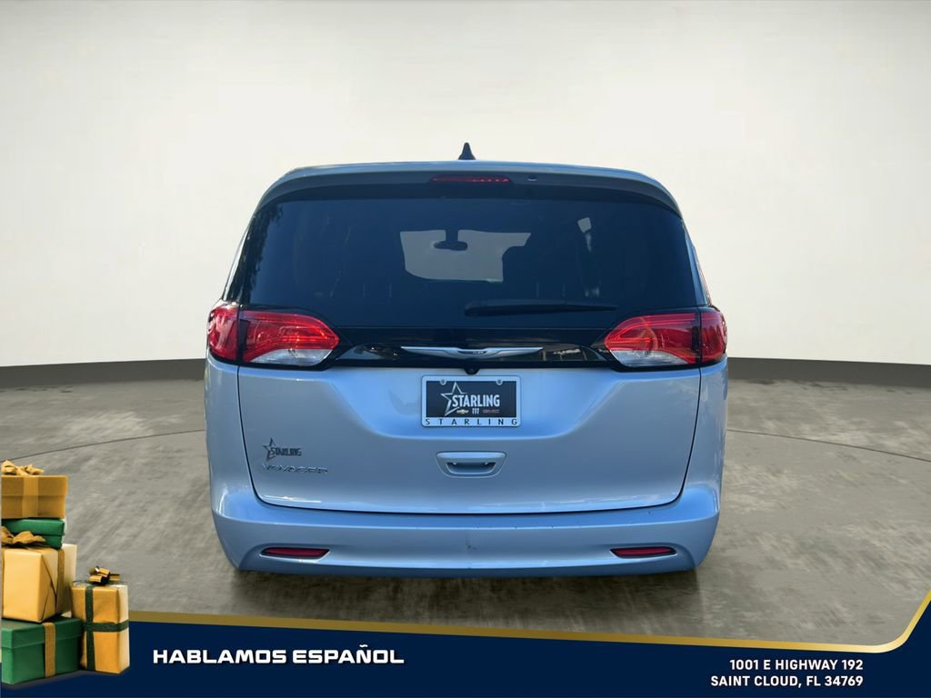 Used 2022 Chrysler Voyager LX image 5