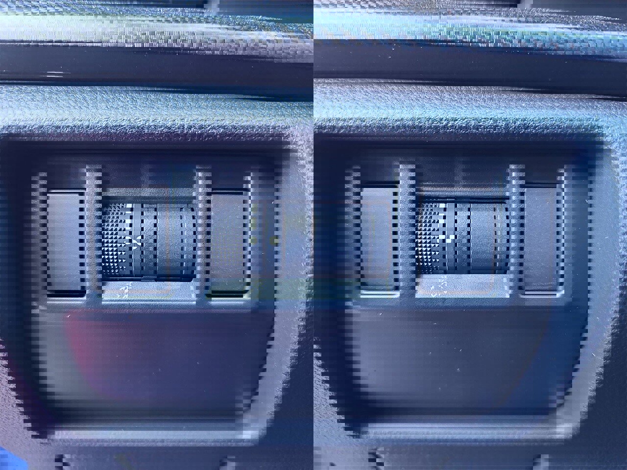 Certified 2025 Subaru Crosstrek 2.0i Premium image 25