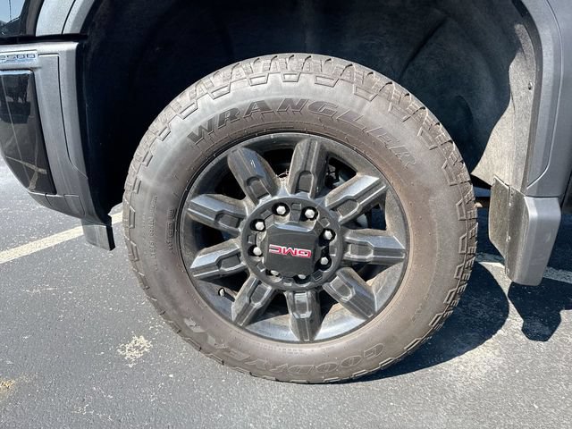 Used 2024 GMC Sierra 2500 AT4 w/ Technology Package AWD/4WD image 10