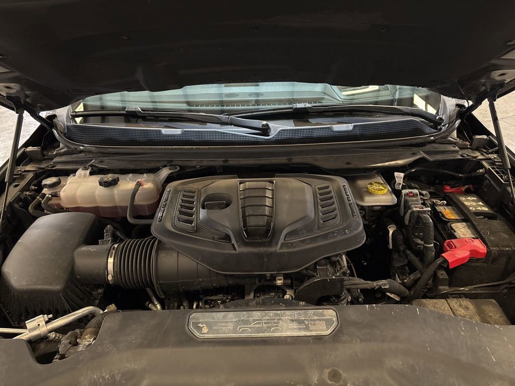 Used 2024 Jeep Wagoneer L Series III w/ Flexible Seating Group image 16