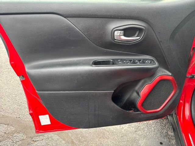 Used 2017 Jeep Renegade Trailhawk image 12