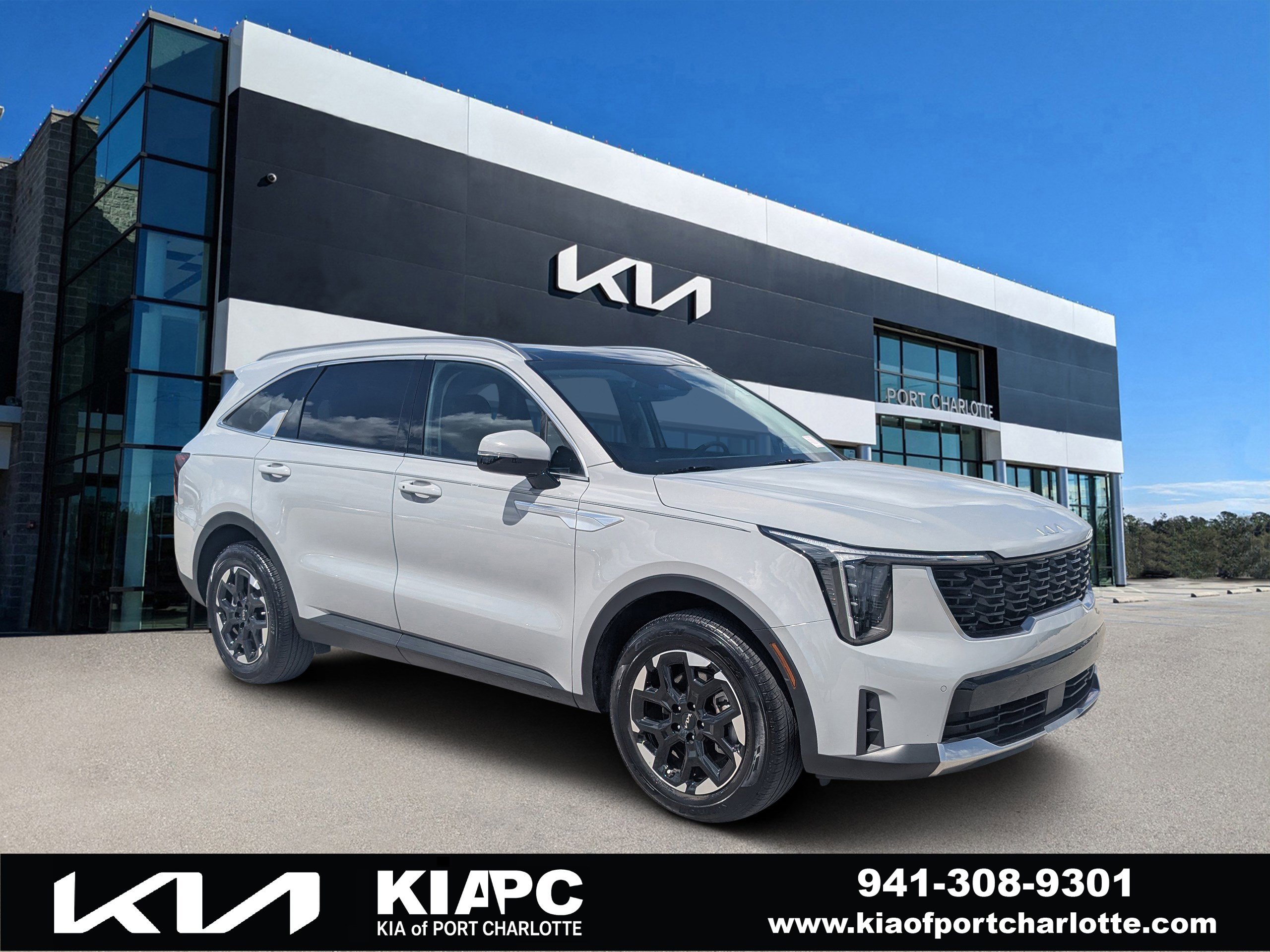 Certified 2024 Kia Sorento S w/ Panoramic Sunroof Package