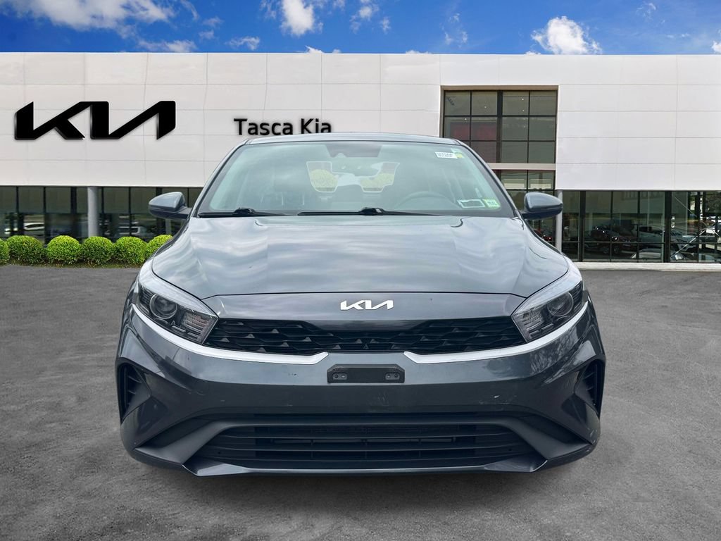 Used 2023 Kia Forte LXS w/ LXS Technology Package FWD image 2