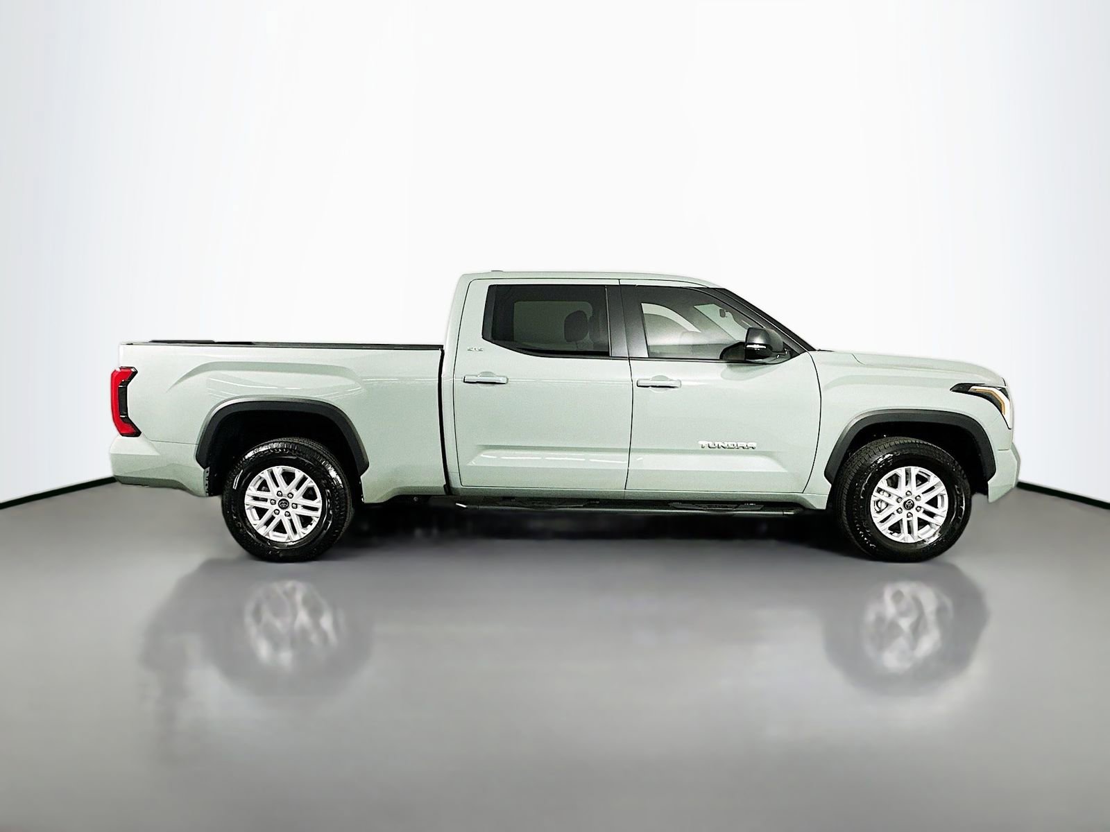 Used 2024 Toyota Tundra SR5 AWD/4WD image 8