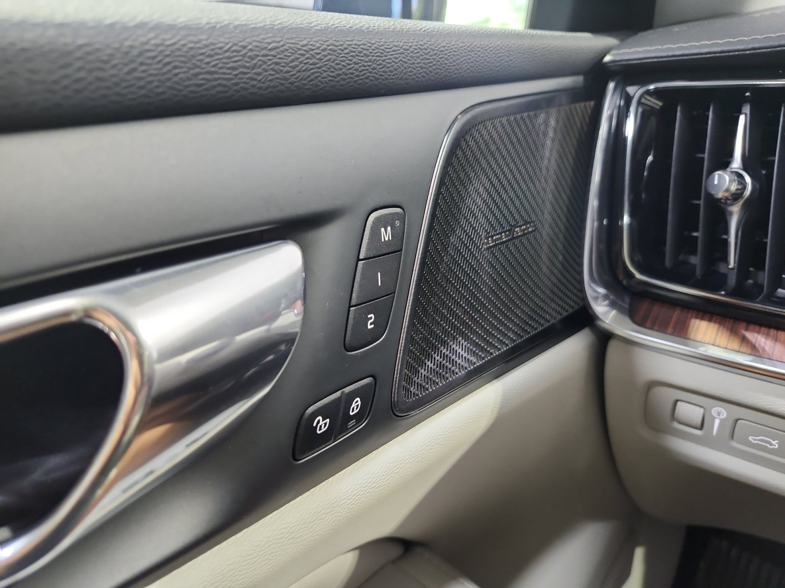 Used 2019 Volvo S60 T8 Inscription AWD/4WD image 18