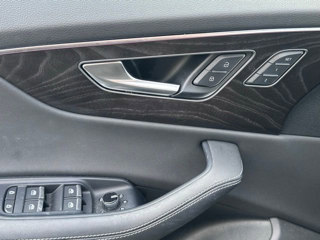 Used 2023 Audi Q8 Prestige image 19