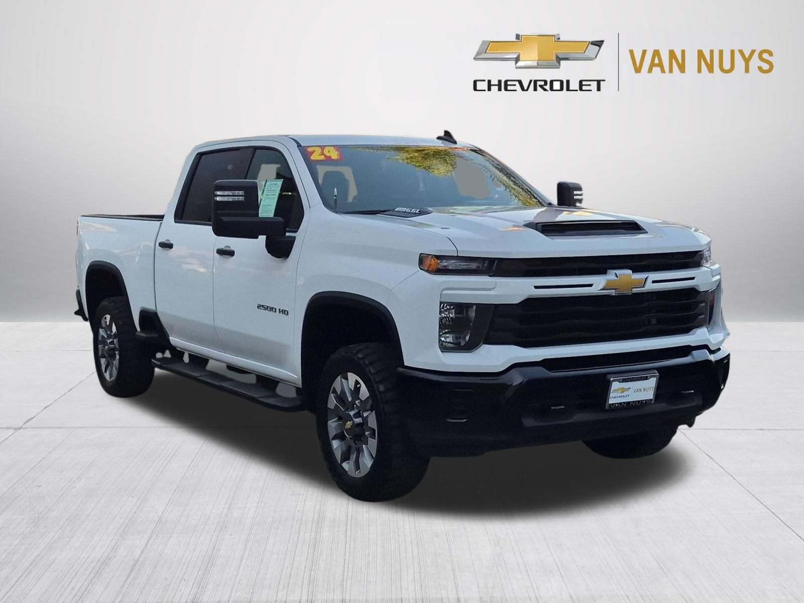 Used 2024 Chevrolet Silverado 2500 Custom w/ Custom Value Package RWD image 3