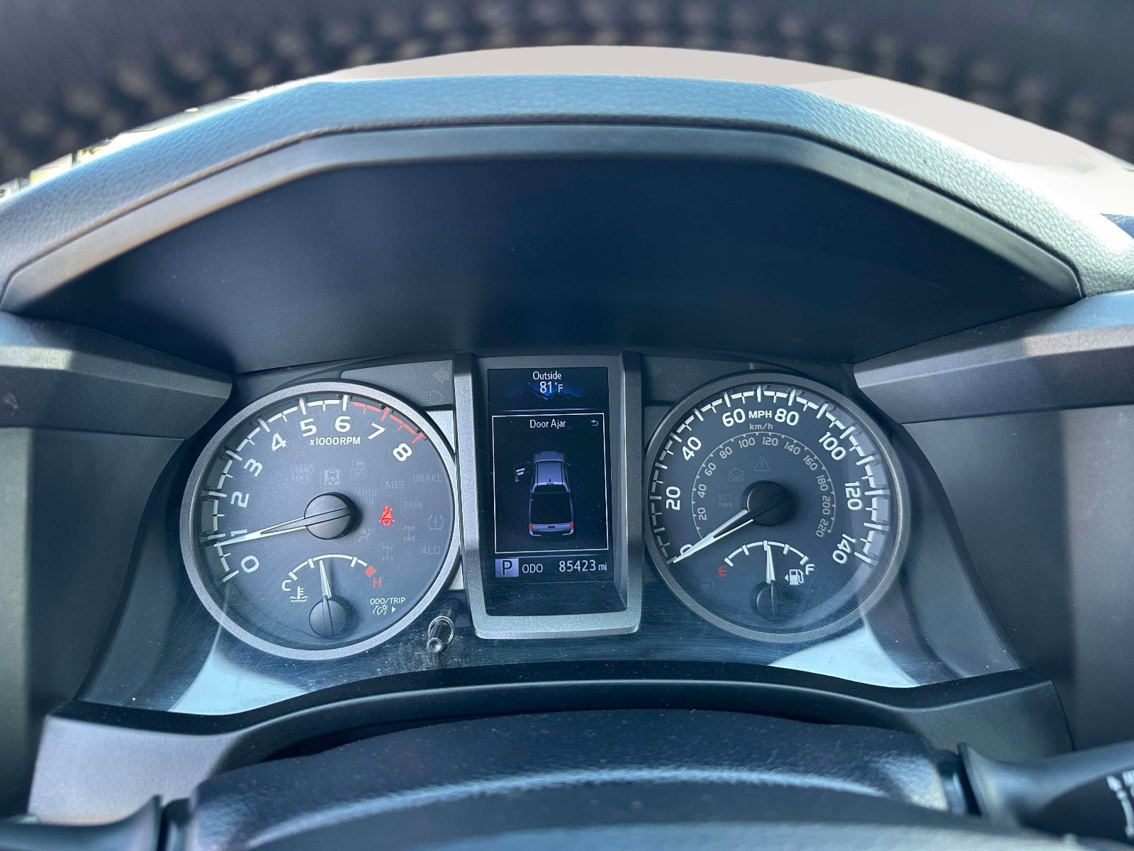 Used 2017 Toyota Tacoma TRD Sport w/ Tow Package (A/T) image 16