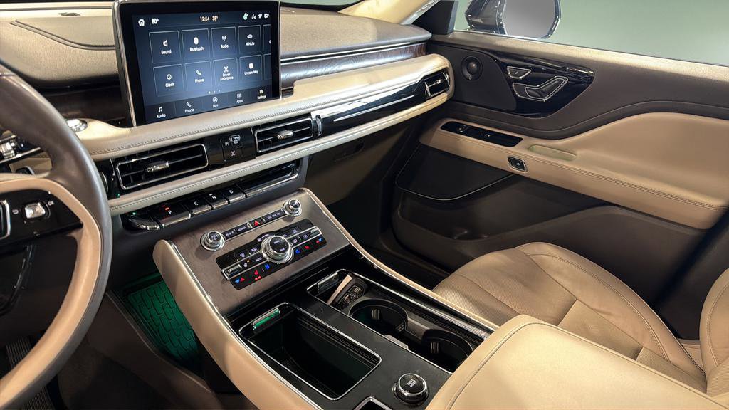 Used 2022 Lincoln Aviator Reserve w/ Equipment Group 201A image 25