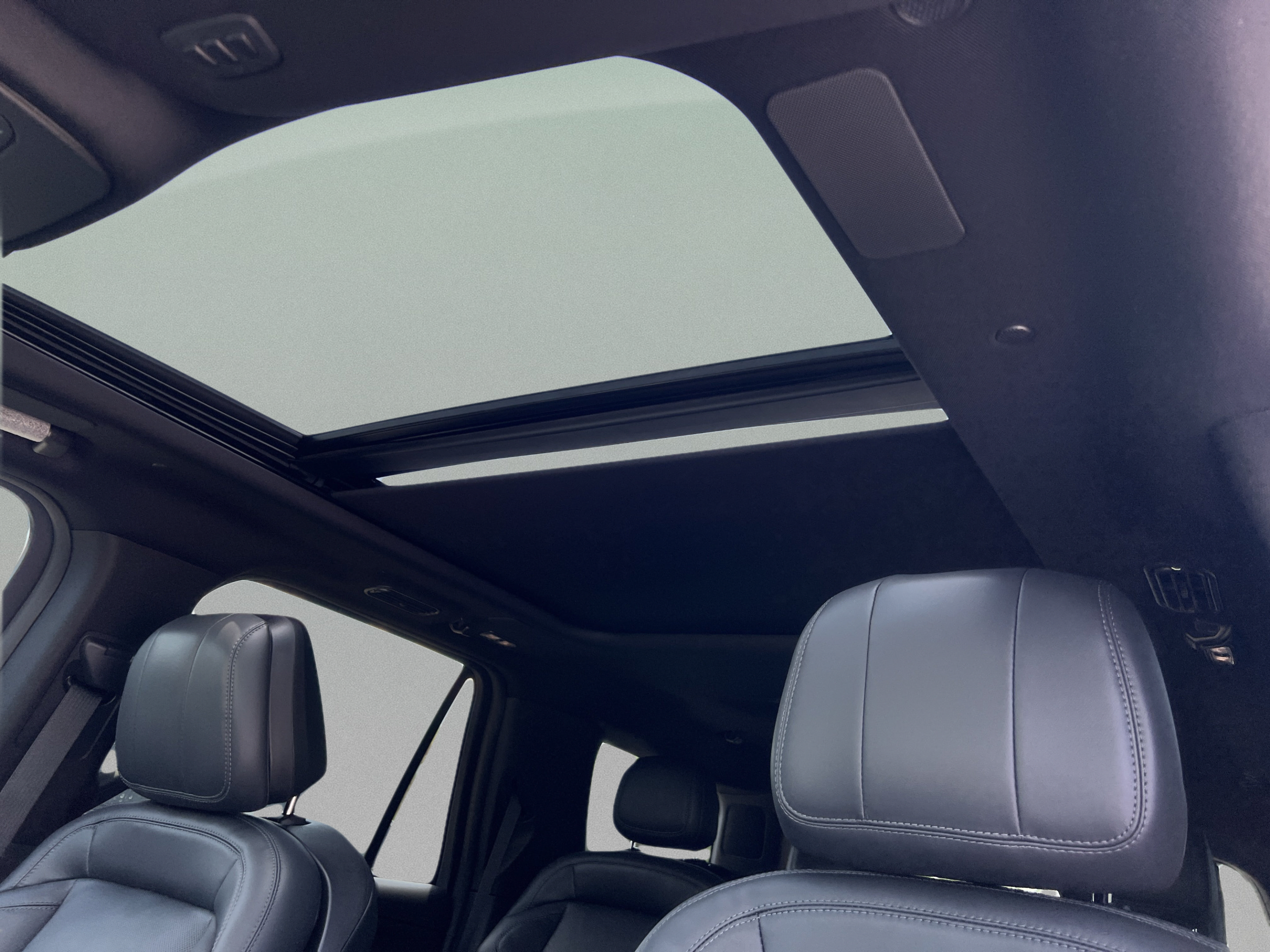 New 2027 Lincoln Navigator Reserve w/ Jet Appearance Package AWD/4WD image 9