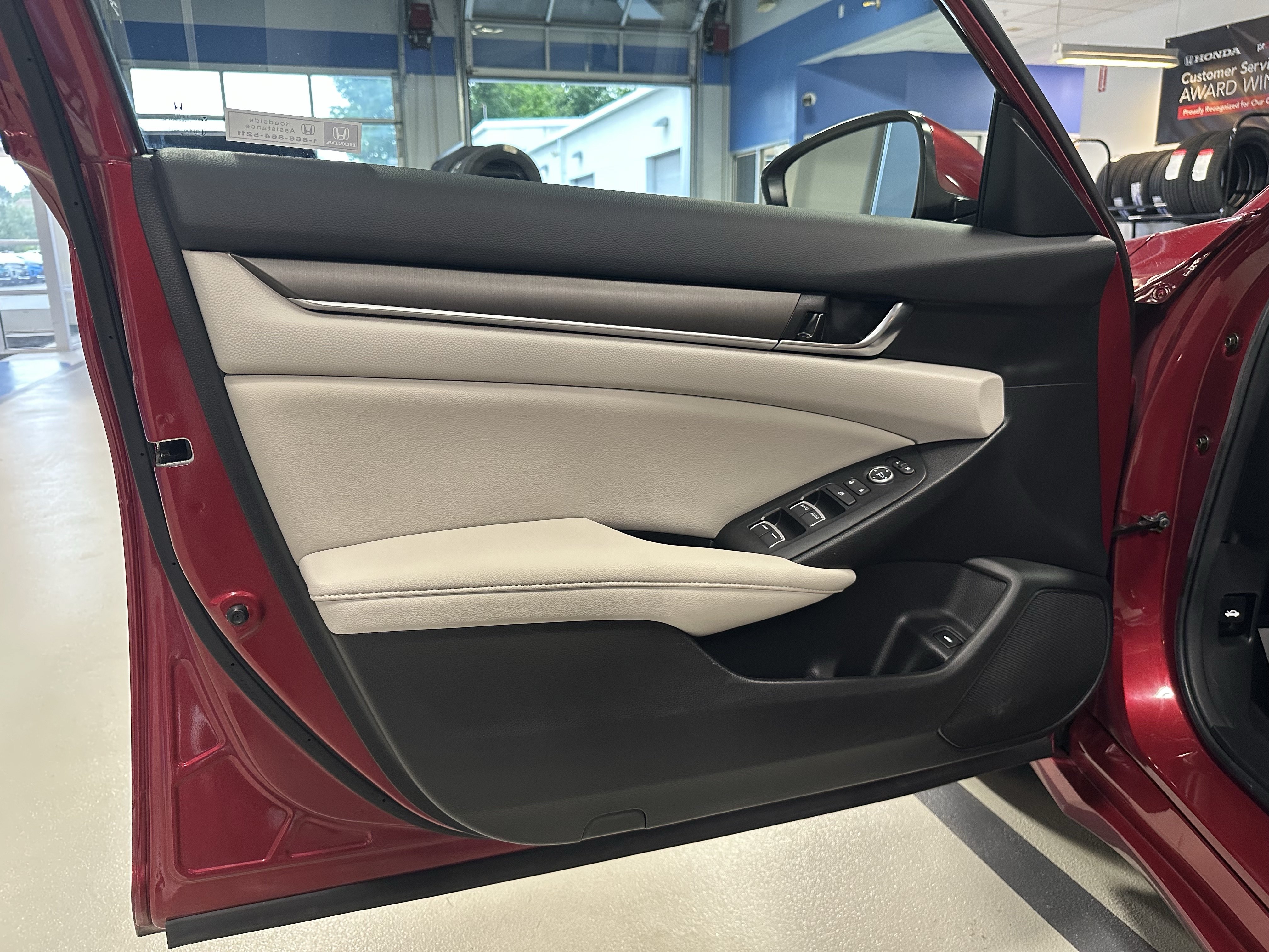 Used 2022 Honda Accord LX image 17