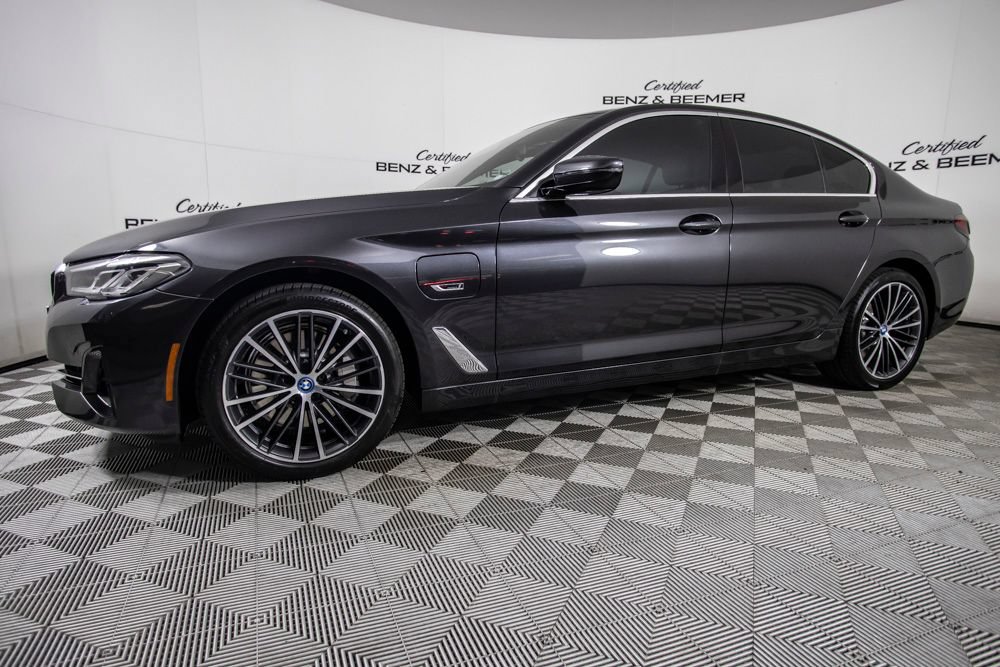 Used 2023 BMW 530e w/ Convenience Package RWD image 9