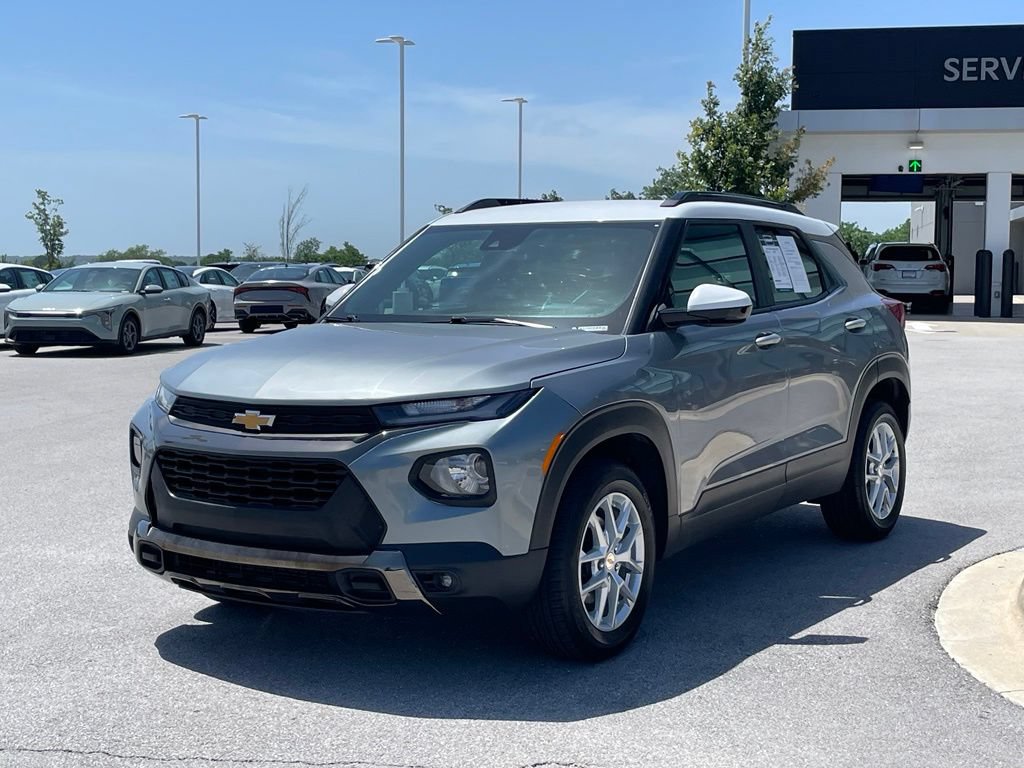 Used 2023 Chevrolet TrailBlazer ACTIV w/ Technology Package AWD/4WD image 3