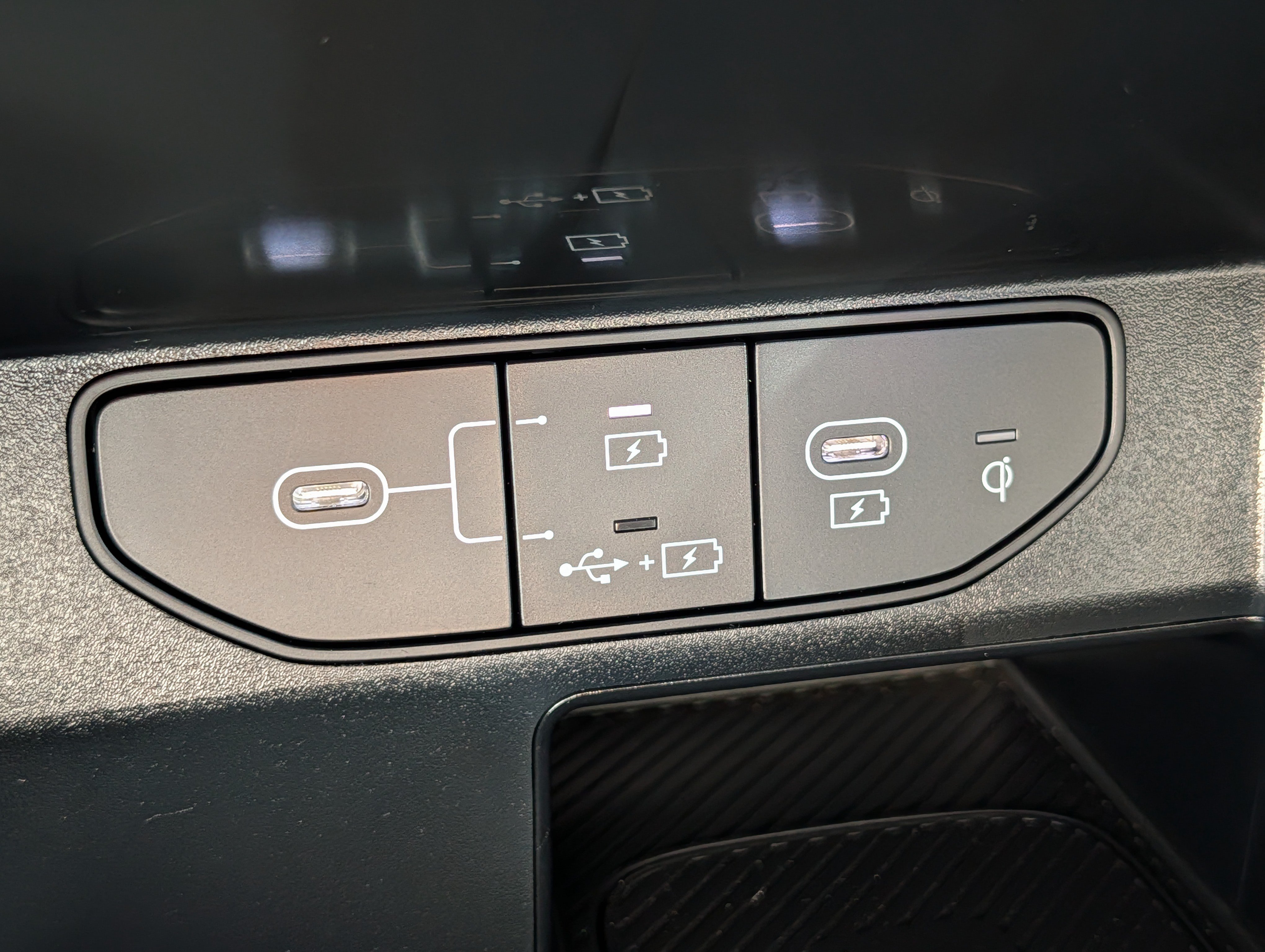 Certified 2025 Kia Sorento S AWD/4WD image 33