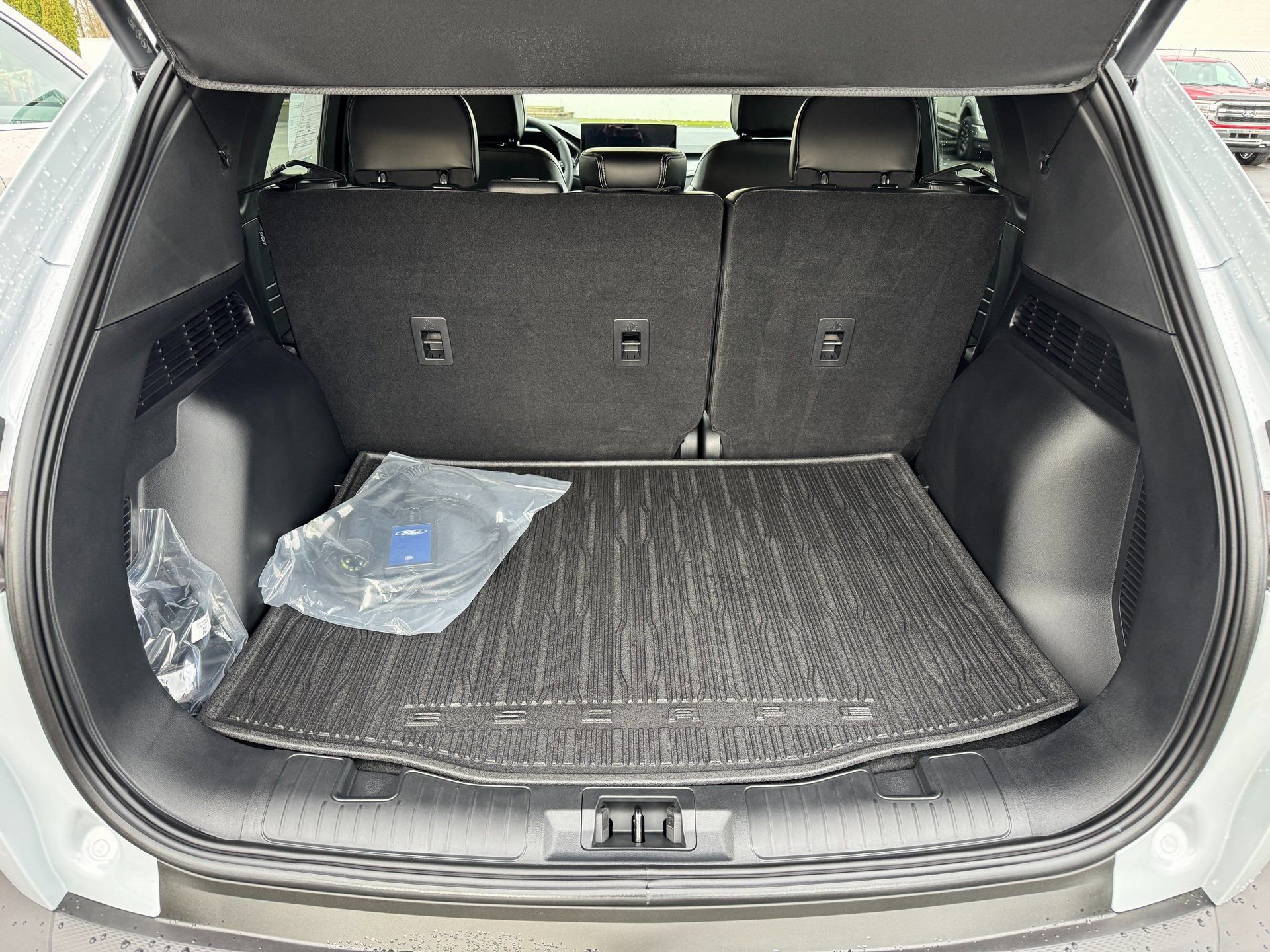 Used 2025 Ford Escape SE image 19