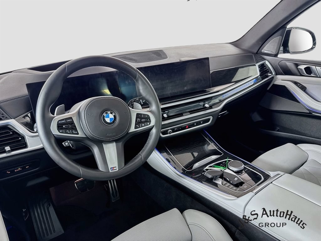 Used 2025 BMW X5 xDrive40i w/ M Sport Package AWD/4WD image 30