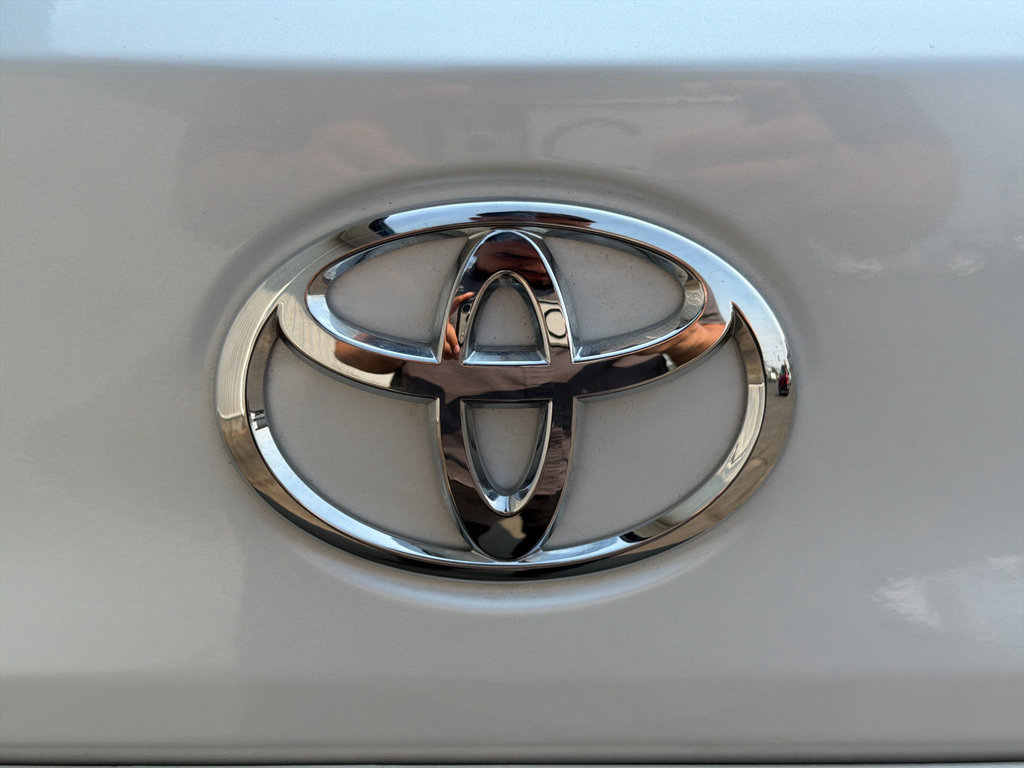 Used 2026 Toyota Corolla Cross L AWD/4WD image 8