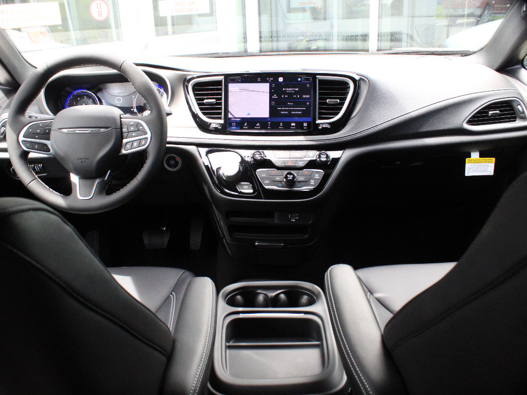 New 2027 Chrysler Pacifica Select w/ Family Tech Group FWD image 18