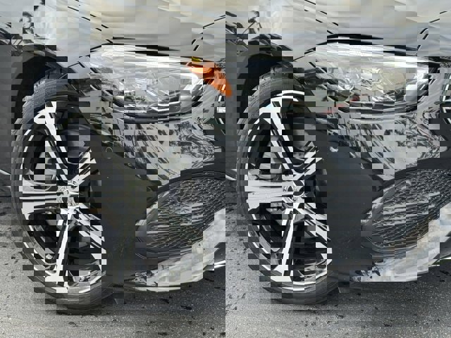 Used 2024 Mercedes-Benz C 300 Sedan image 2