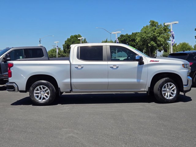 Used 2020 Chevrolet Silverado 1500 LT AWD/4WD image 3