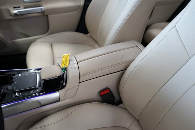 Used 2021 Mercedes-Benz GLB 250 GLB 250 image 26