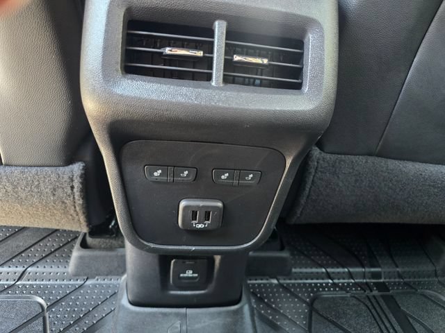 Used 2023 Chevrolet Equinox Premier AWD/4WD image 33